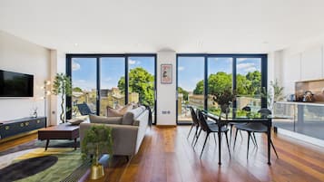 Signature Apartment, 2 Bedrooms, Balcony | 2 bedrooms, individually decorated, individually furnished, desk