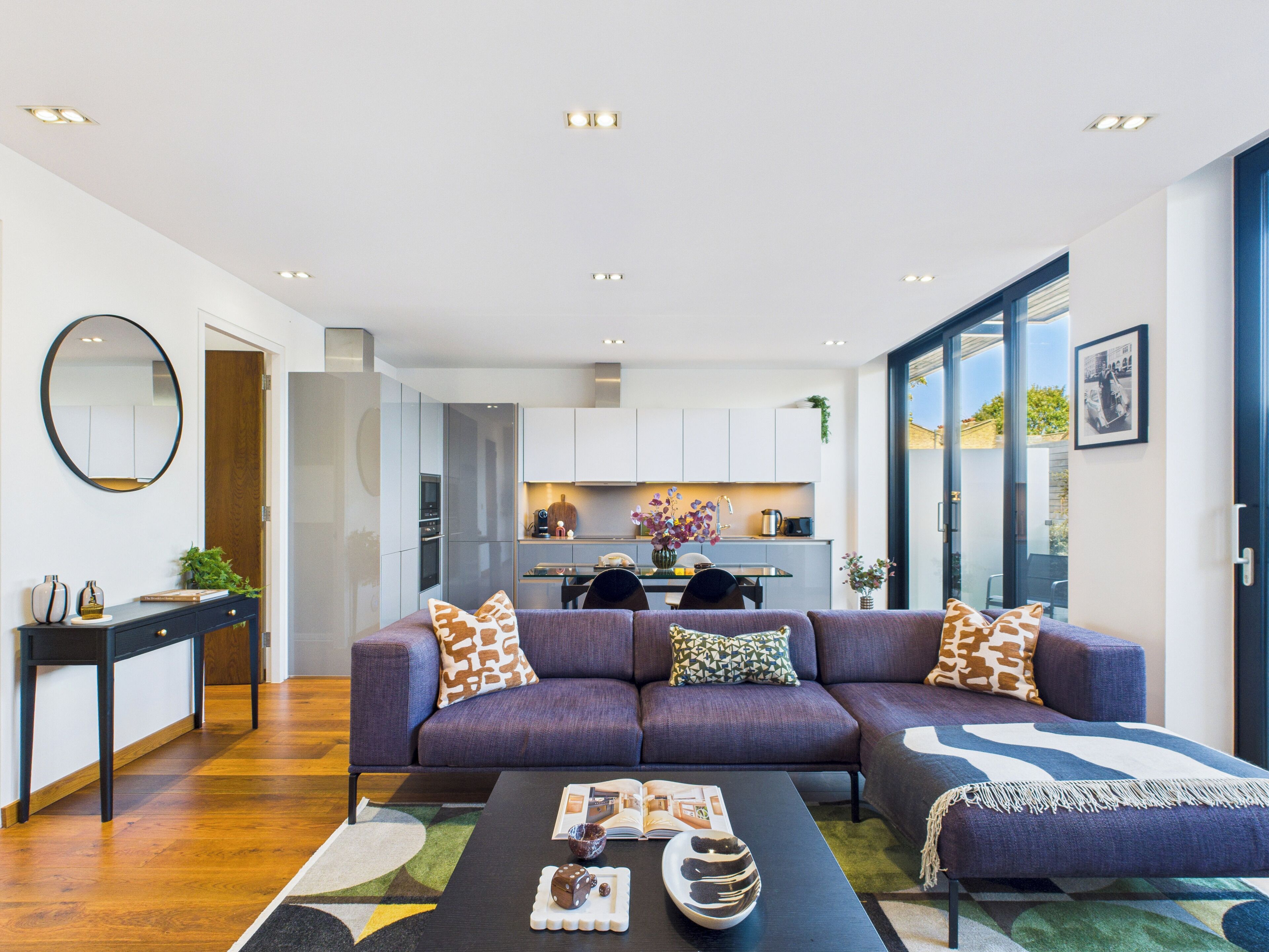 Comfort Apartment, Balcony | Individually decorated, individually furnished, desk, laptop workspace