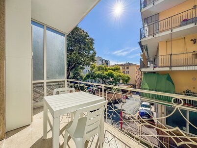 Meridiana Central - Two Bedroom Apartment, Sleeps 6