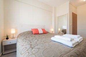 Apartamento Triple | 1 bedroom, in-room safe, blackout drapes, free cribs/infant beds