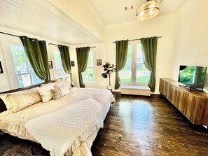 2 bedrooms, desk, iron/ironing board, free WiFi