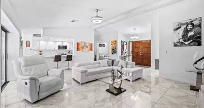 Cozy home with heated pool in Brooksville, FL