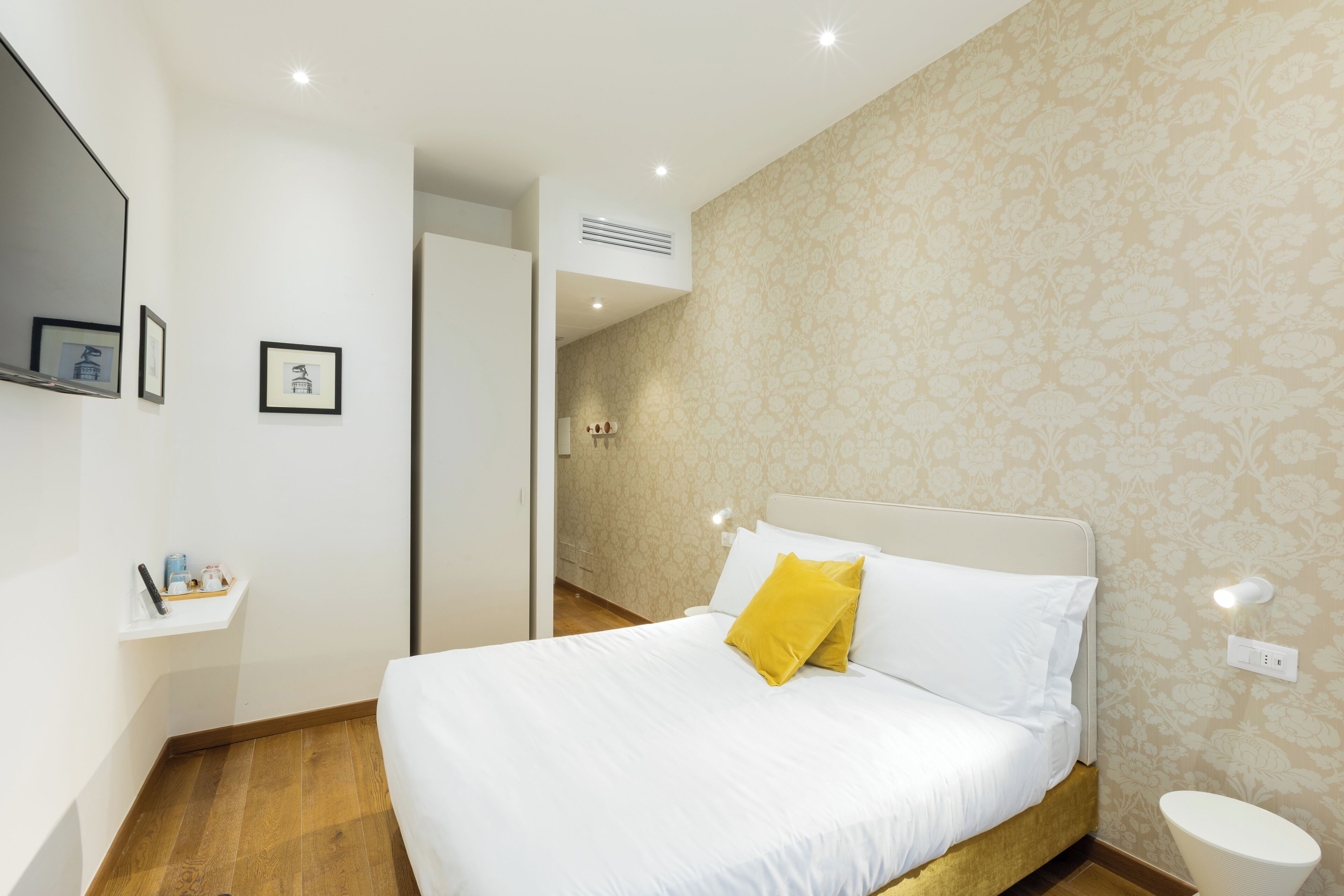 Habitació doble o amb dos llits individuals estàndard | Minibar, caixa forta a l'habitació i escriptori 