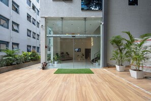 Property entrance - Whiteridge Premium Hotel Hitech city (Hyderabad)