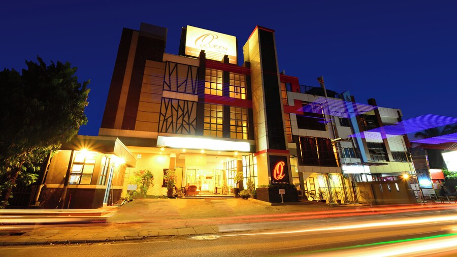 QUEEN CITY HOTEL