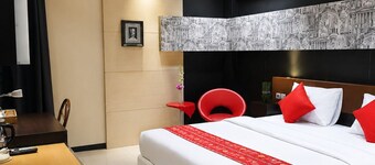 QUEEN CITY HOTEL