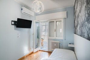 舒適雙人房, 露台, 城市景 | 免費 Wi-Fi、床單