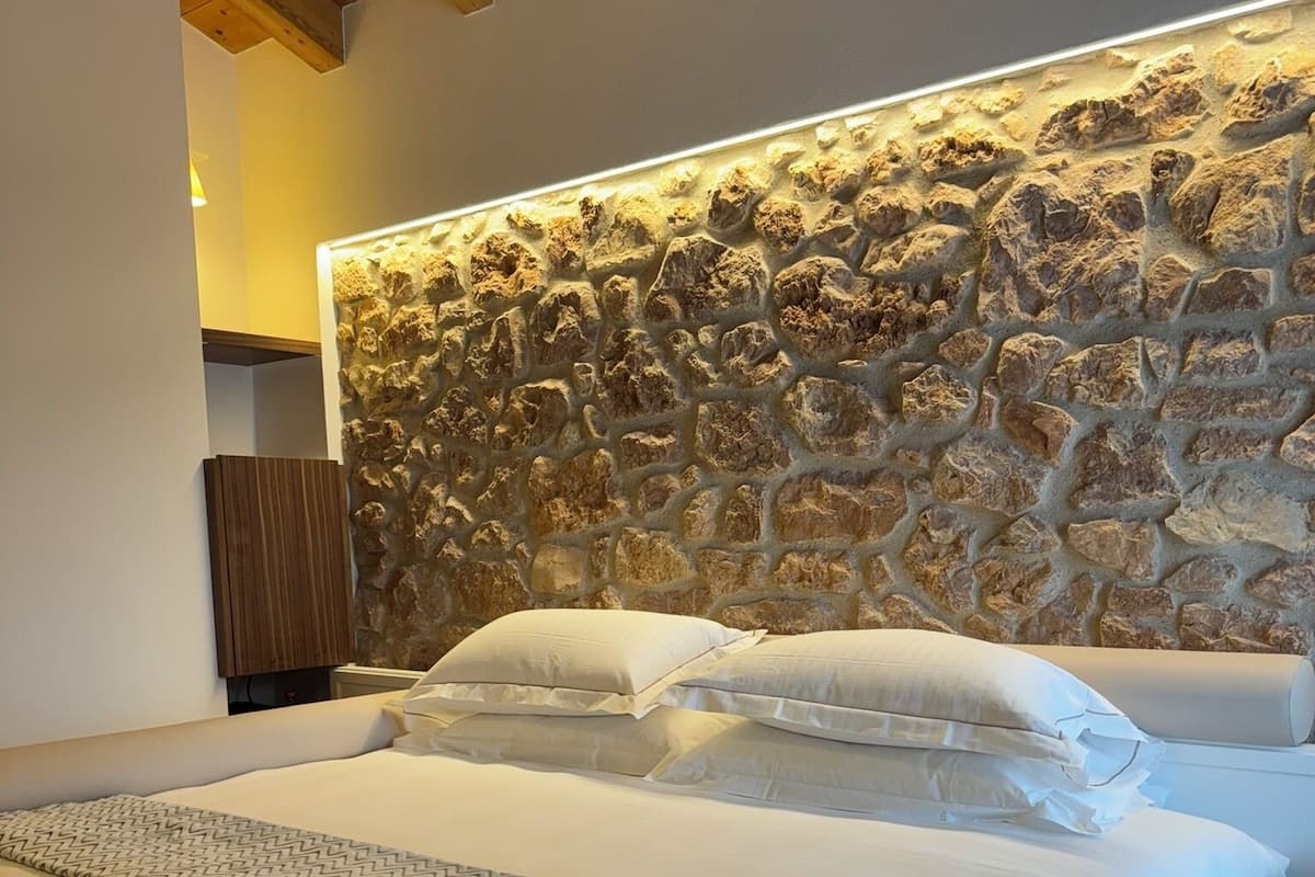 Small double room partial lake view