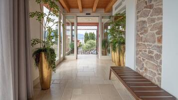 Entrada al alojamiento