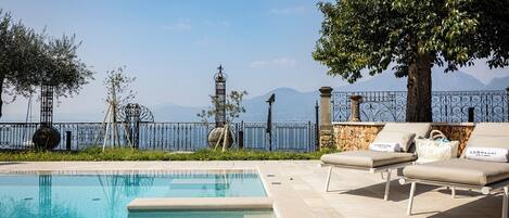 Piscina stagionale all'aperto