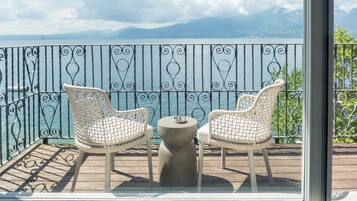 Suite Junior, terrasse, vue lac (Deluxe) | Terrasse/Patio