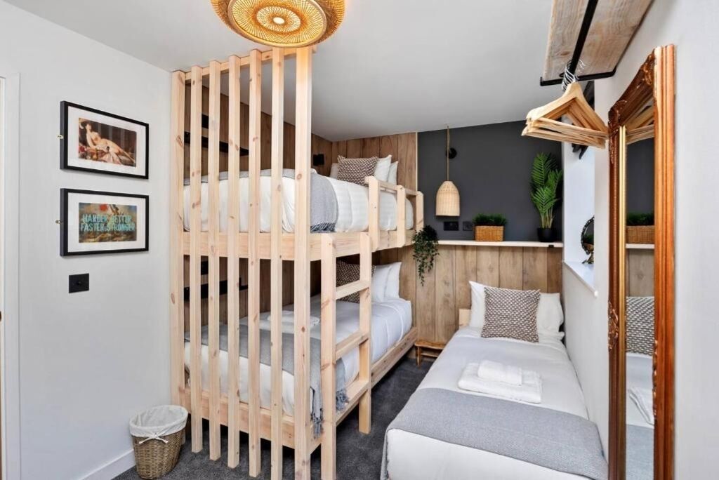 4 間睡房、熨斗/熨衫板、Wi-Fi、床單