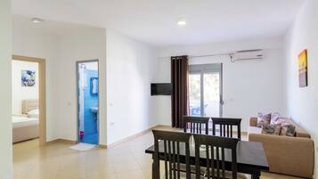 2 bedrooms, free minibar, free WiFi, bed sheets