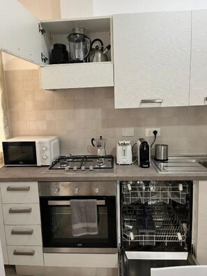 Private kitchen - Monti Deluxe Apartment (Roma)