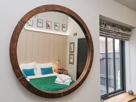 1 quarto, individualmente decorados, individualmente mobiliados