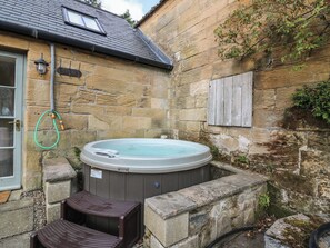 Bathtub spa outdoor