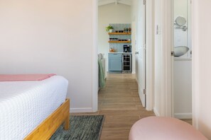 1 bedroom, travel crib, WiFi