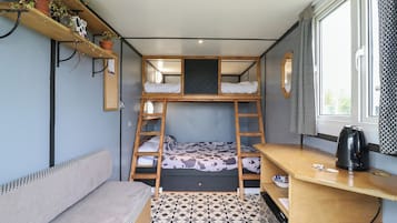 1 bedroom, individually decorated, individually furnished, free WiFi