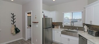 Allergy Friendly Near CMU Modern Ascend