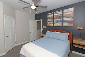 2 chambres, fer et planche à repasser, Wi-Fi gratuit, draps fournis