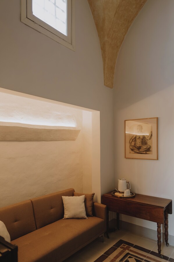 Deluxe Suite | Living area