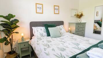 1 bedroom, individually decorated, individually furnished, free WiFi