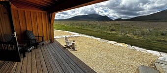 Cozy cabin 2 in at Almo Inn with AC, WiFi near City of Rocks/Castle Rocks Idaho