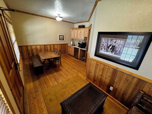 Dining - Cozy cabin 2 in at Almo Inn with AC, WiFi near City of Rocks/Castle Rocks Idaho (Almo)