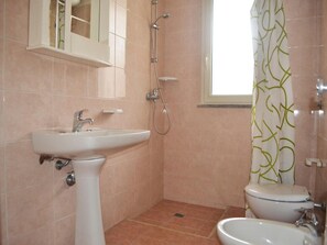 Casa, 2 quartos | Banheiro