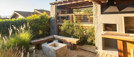 Casa Valley Boutique 01 - Praia do Rosa | Vista para o jardim