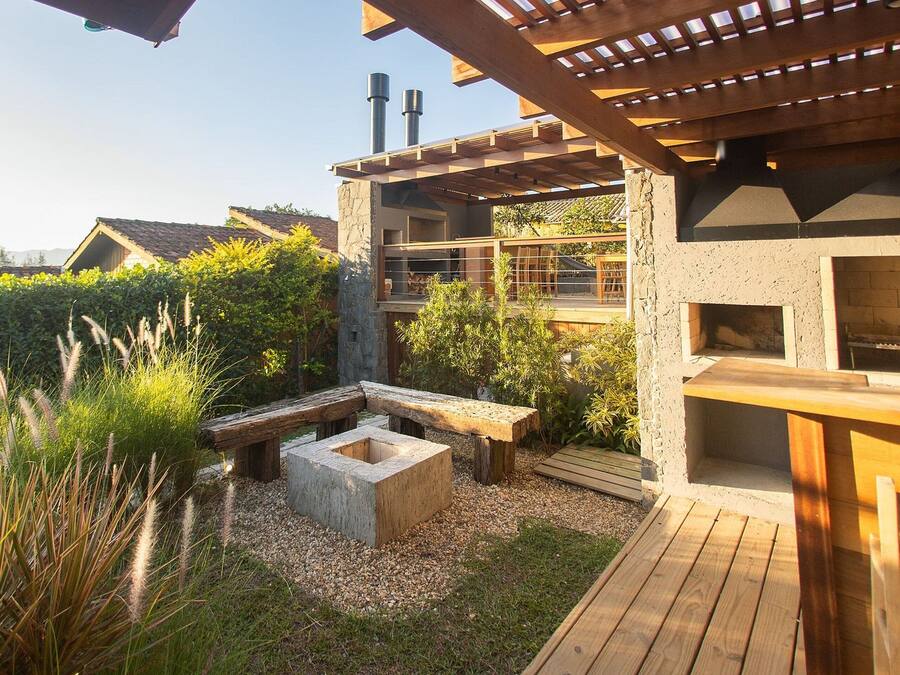 Casa Valley Boutique 01 - Praia do Rosa | Vista para o jardim