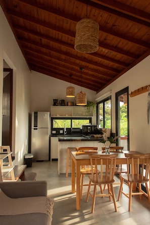 Chalet Premium | Cucina privata | Tavolo da pranzo