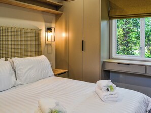 2 bedrooms, bed sheets