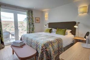 3 bedrooms, individually decorated, individually furnished, free WiFi