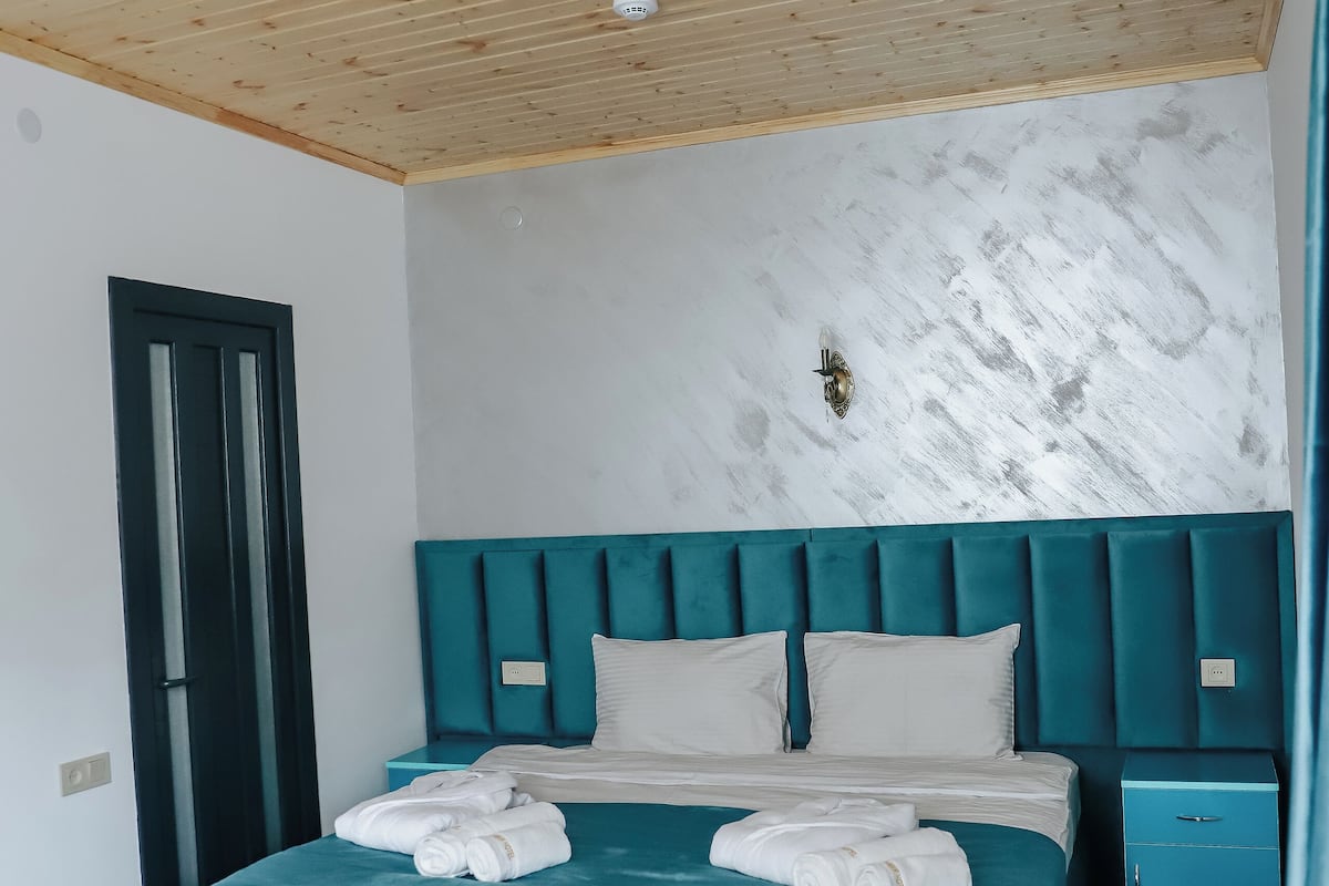 Standard Double Room | Minibar, in-room safe, desk, laptop workspace