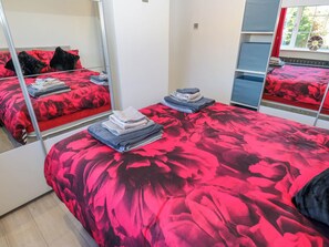 3 habitaciones, decoración personalizada y muebles diferentes 
