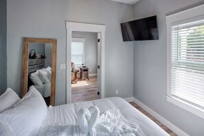 2 habitaciones, tabla de planchar con plancha, cuna de viaje y wifi