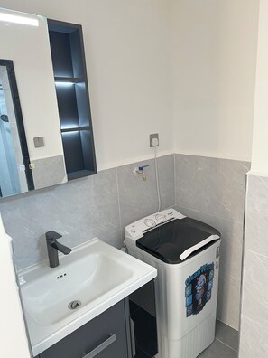 Handtücher, Seife, Toilettenpapier
