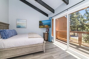 2 bedrooms, iron/ironing board, internet, bed sheets