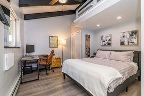 2 chambres, fer et planche à repasser, Wi-Fi, draps fournis