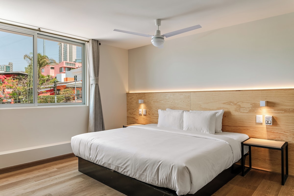 Deluxe Suite