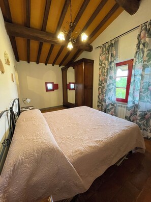 3 bedrooms, iron/ironing board, travel cot, WiFi
