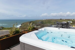 Outdoor dining - Shearwater (Helston)