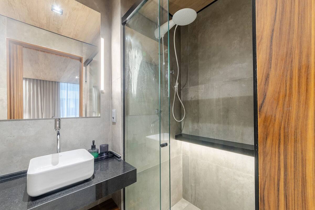 Basic Studio | Bathroom