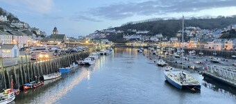 Prospect Cottage - sleeps 8 guests  in 3 bedrooms