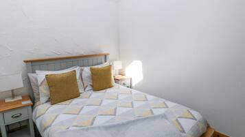 1 habitación, decoración personalizada y muebles diferentes