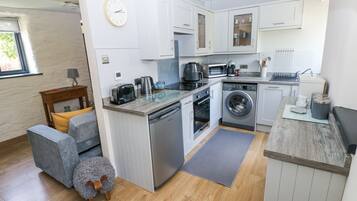 Dishwasher, cookware/dishes/utensils