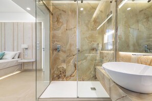 Hair dryer, towels - Marelux Suite Premium (Torre Lapillo)