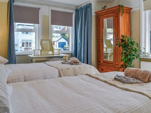 4 bedrooms, free WiFi, bed sheets