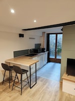 Estudio, no fumadores | Cocina privada | Frigorífico pequeño, microondas, placa de cocina y tostadora